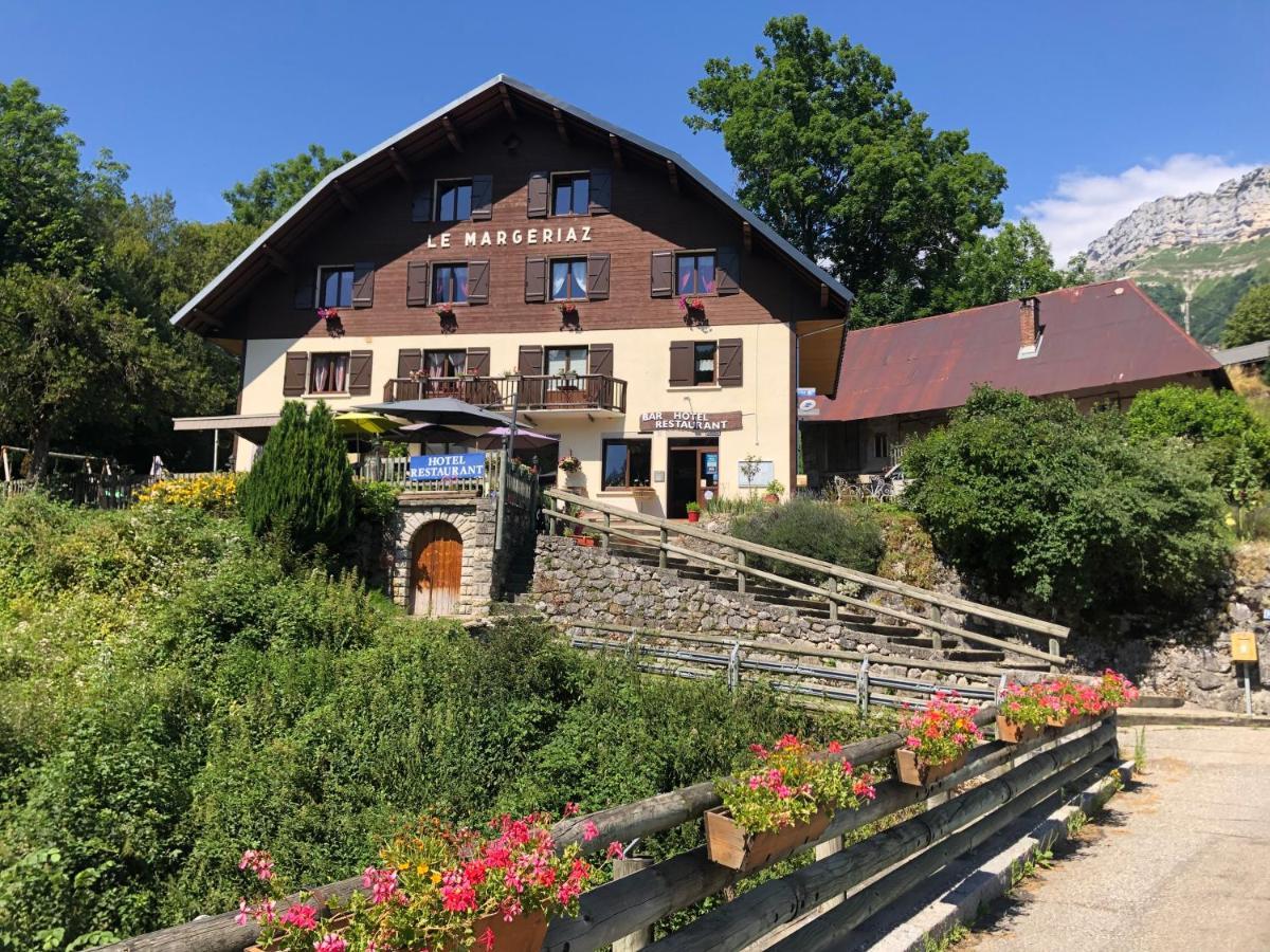 Bar Hotel Restaurant le Margeriaz Les Déserts Exterior foto