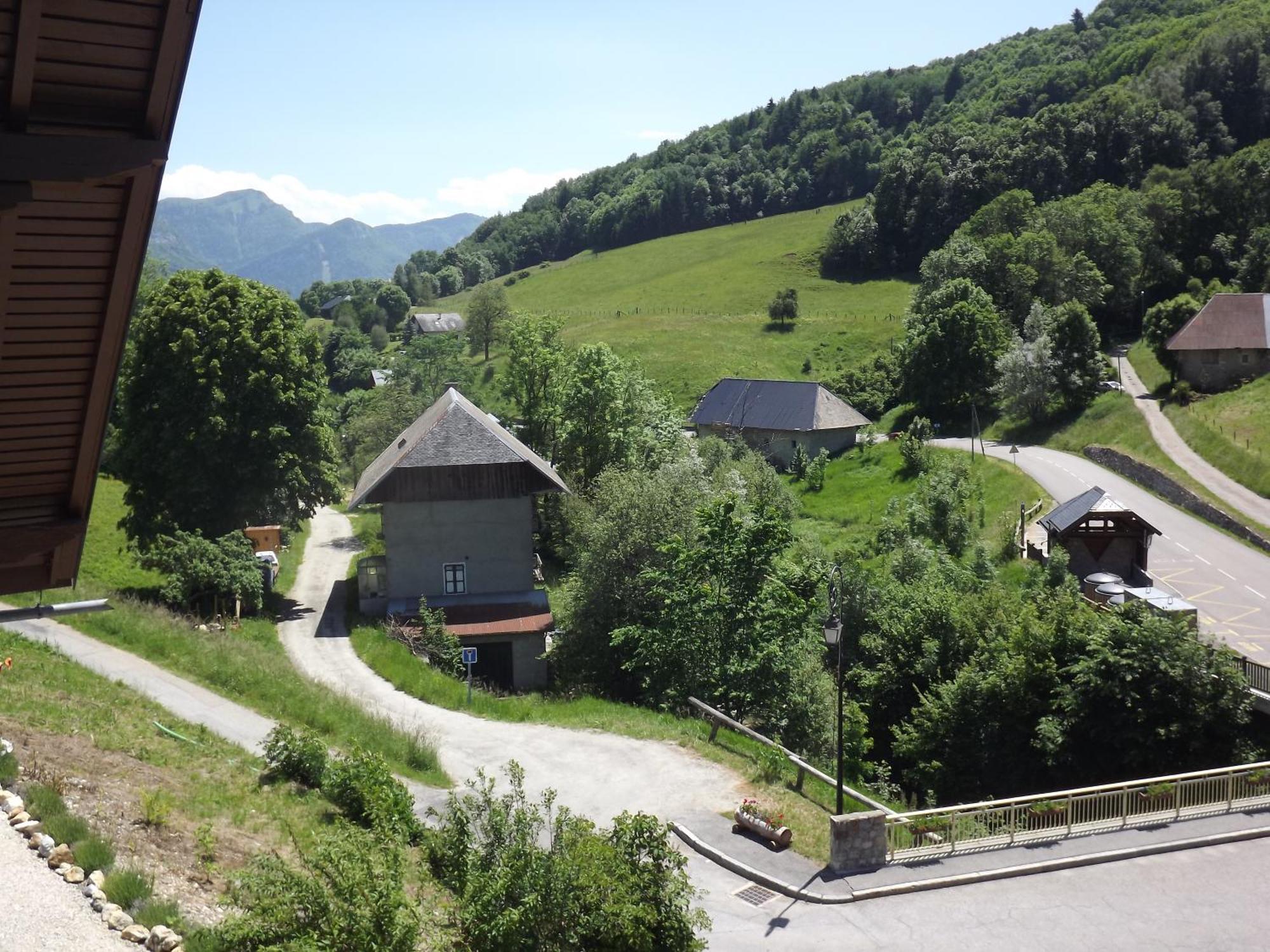 Bar Hotel Restaurant le Margeriaz Les Déserts Exterior foto