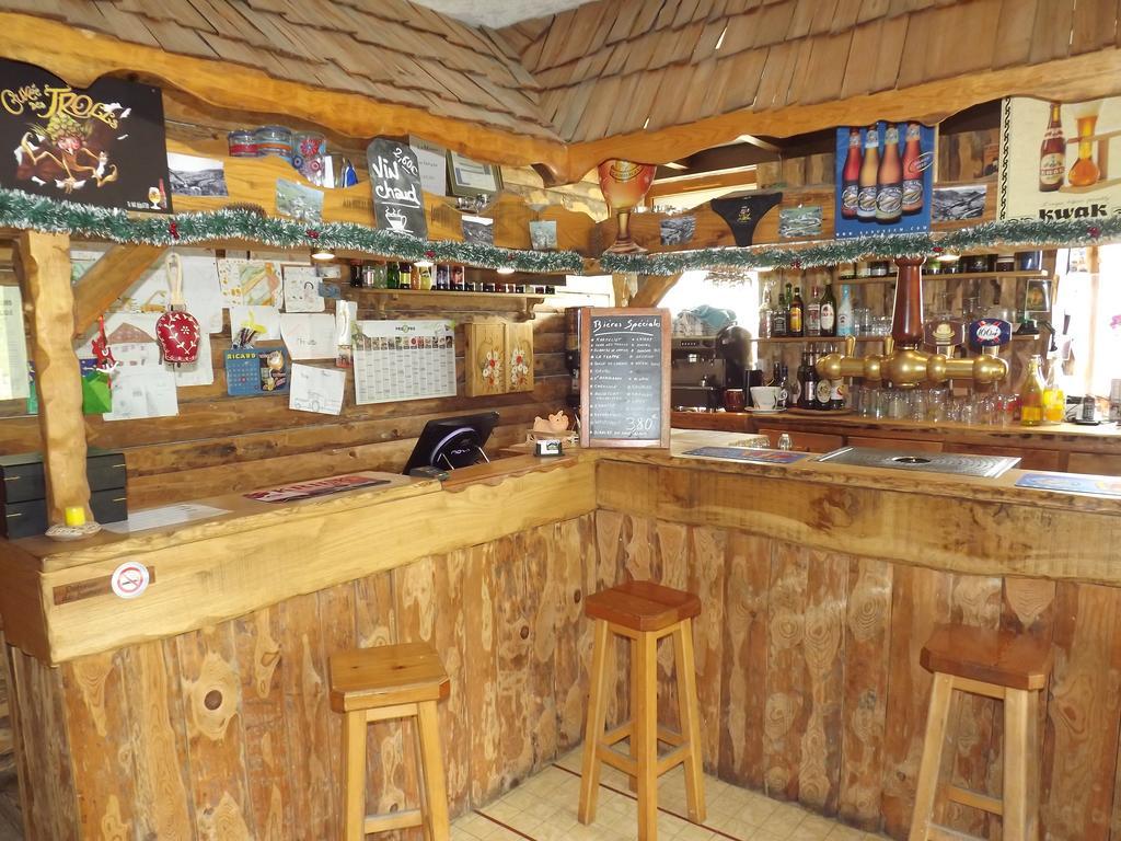 Bar Hotel Restaurant le Margeriaz Les Déserts Exterior foto